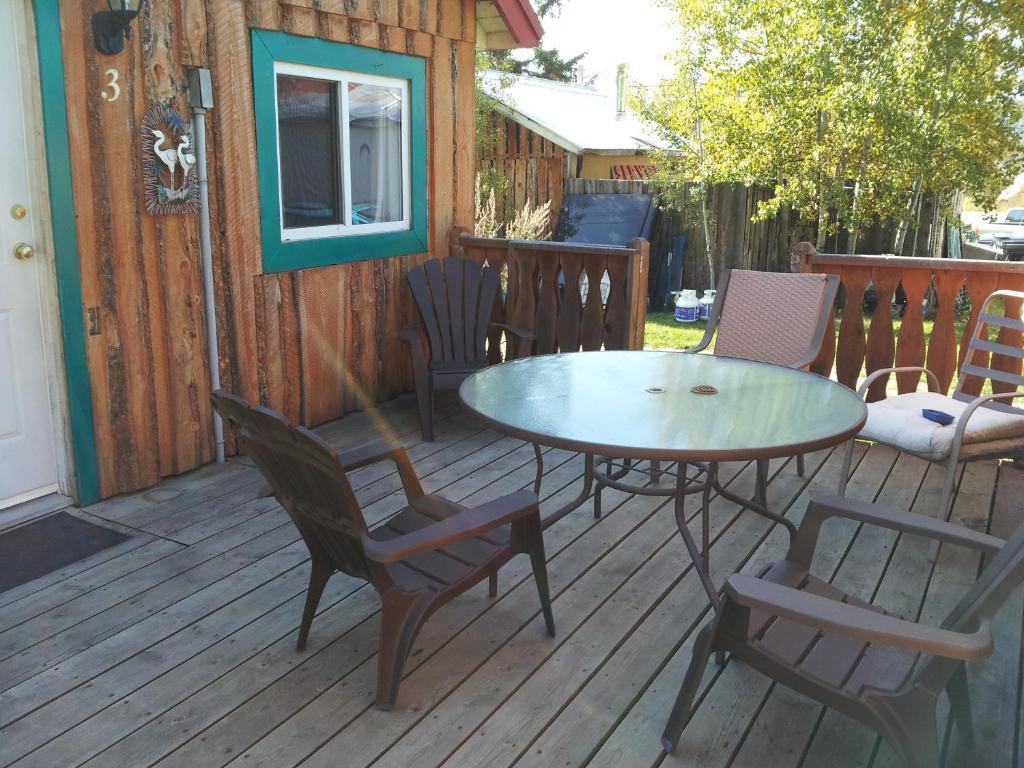 Steamboat Mountain Chalets Hotel Spillimacheen Kamer foto
