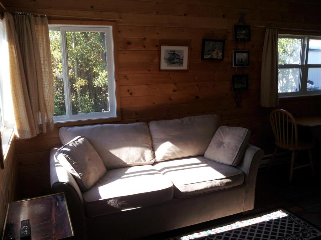 Steamboat Mountain Chalets Hotel Spillimacheen Kamer foto