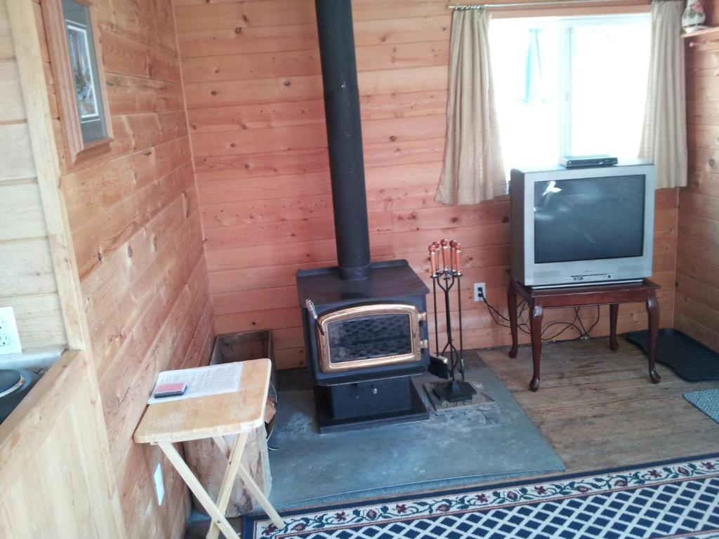 Steamboat Mountain Chalets Hotel Spillimacheen Kamer foto