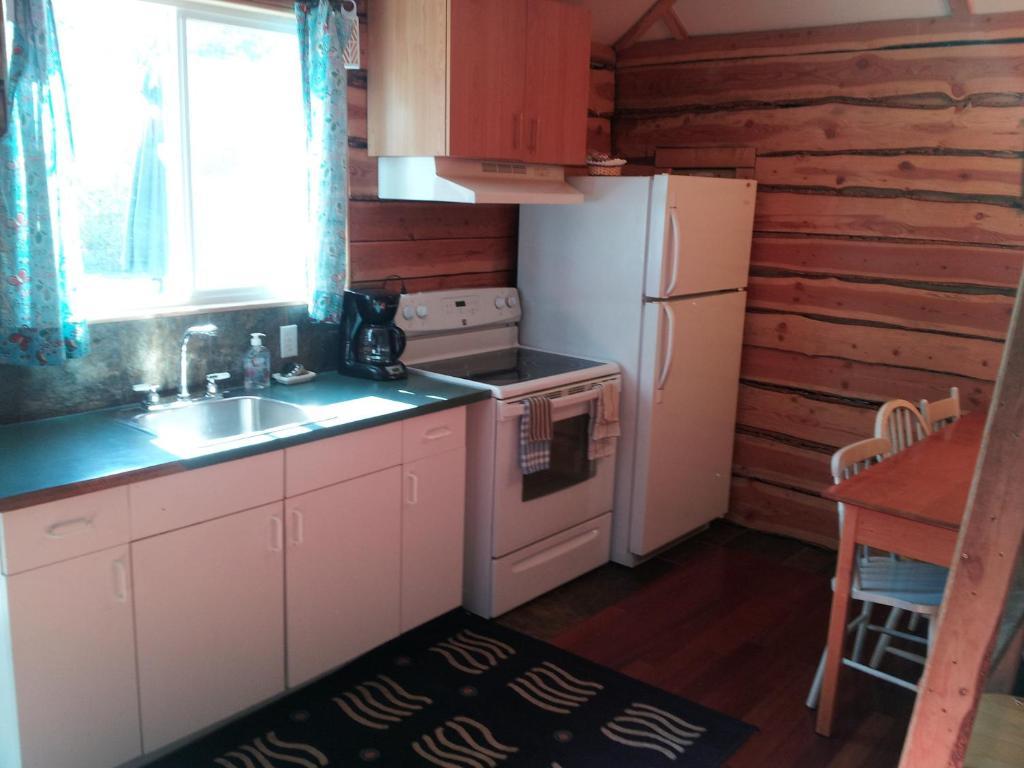 Steamboat Mountain Chalets Hotel Spillimacheen Kamer foto