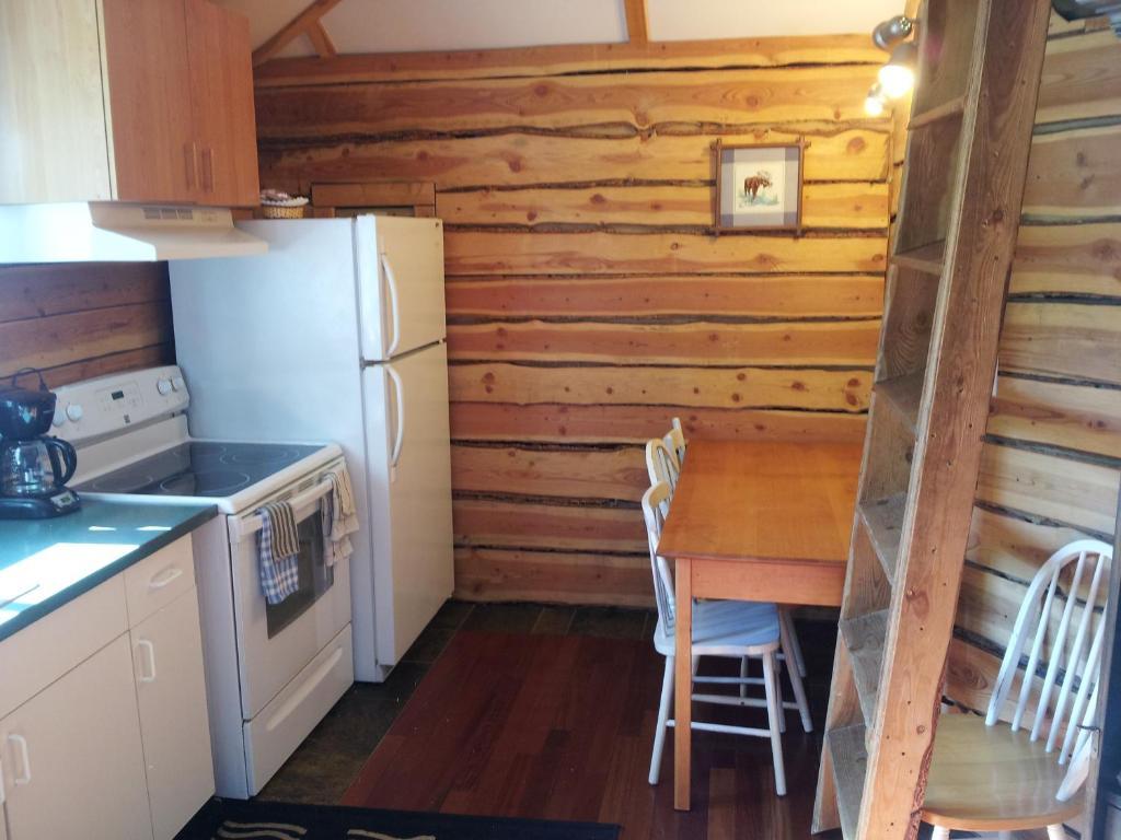 Steamboat Mountain Chalets Hotel Spillimacheen Kamer foto