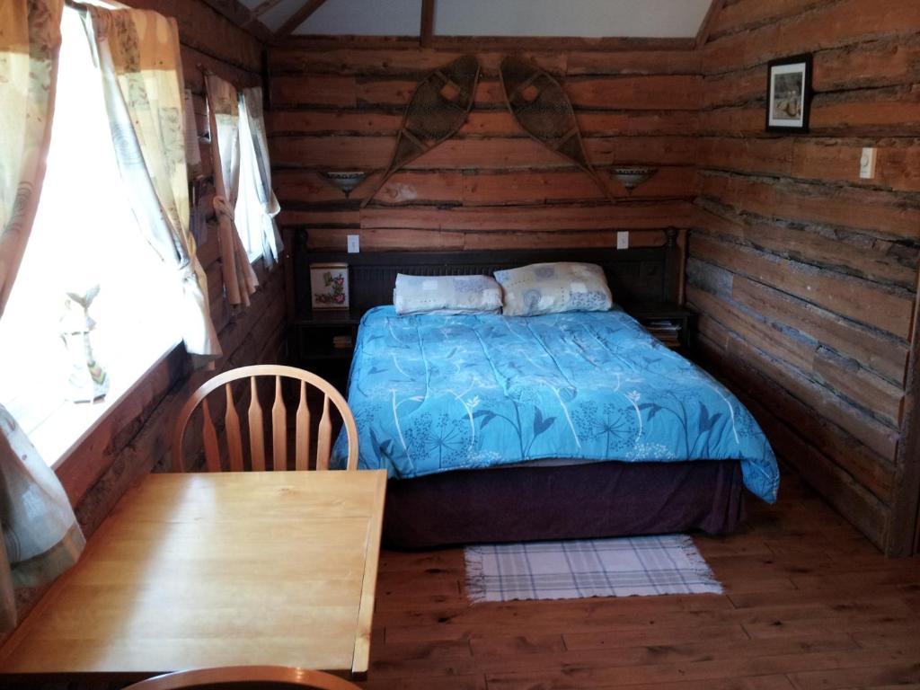 Steamboat Mountain Chalets Hotel Spillimacheen Kamer foto