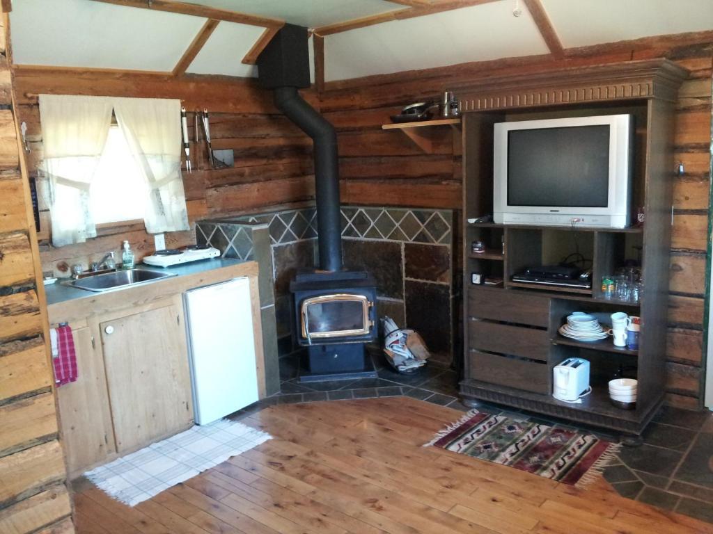 Steamboat Mountain Chalets Hotel Spillimacheen Kamer foto
