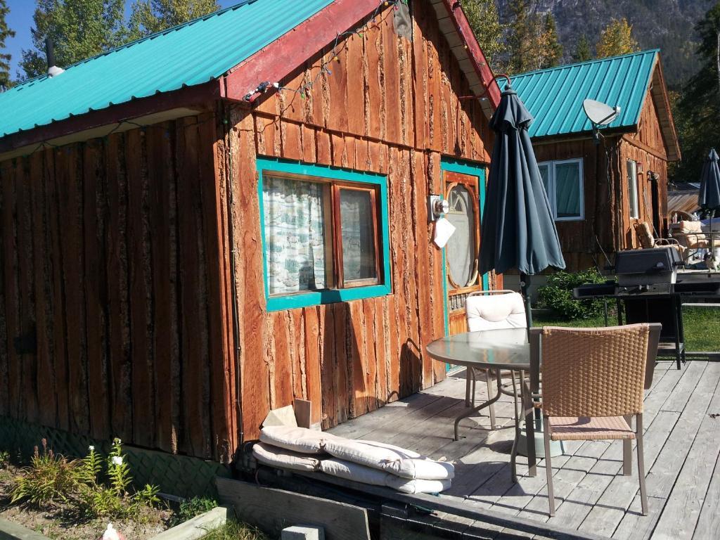Steamboat Mountain Chalets Hotel Spillimacheen Buitenkant foto